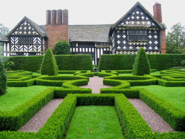 Knot_Garden_at_Little_Moreton_Hall,_Cheshire_-_geograph.org.uk_-_1527