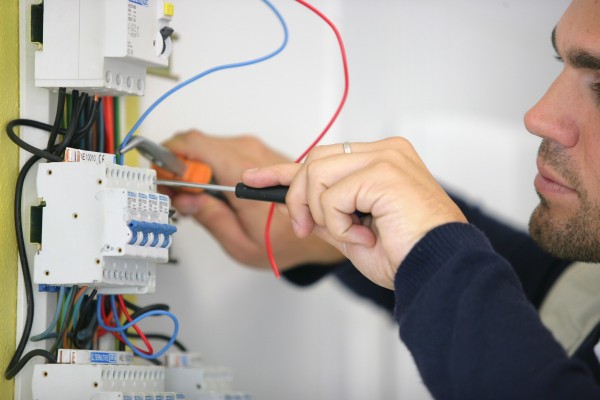 Informative Tips To Hire Best Electrical Installation Organization