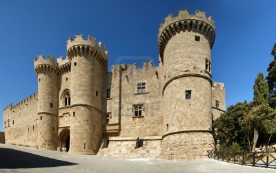 16322652-the-famous-knights-grand-master-palace-also-known-as-castello-in-the-medieval-town-of-rhodes