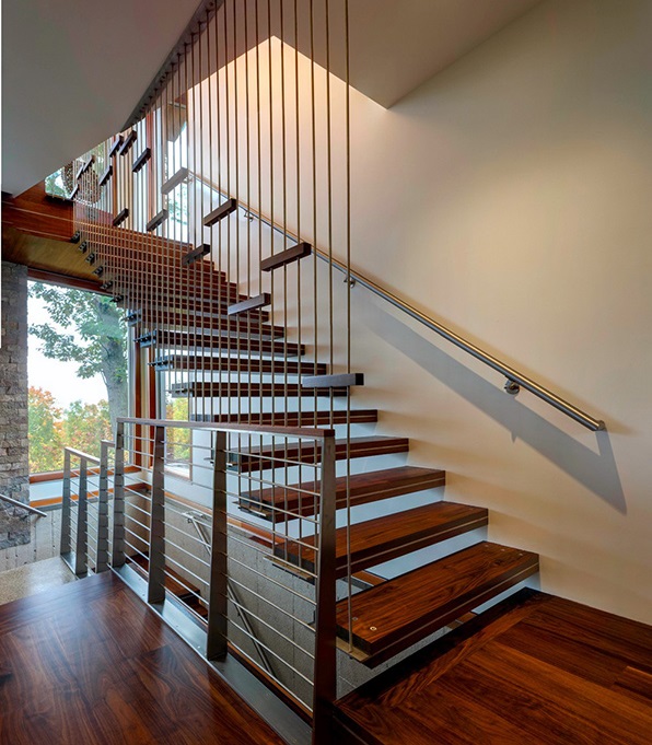 Why To Prefer Cantilevered Stair For Small Houses?