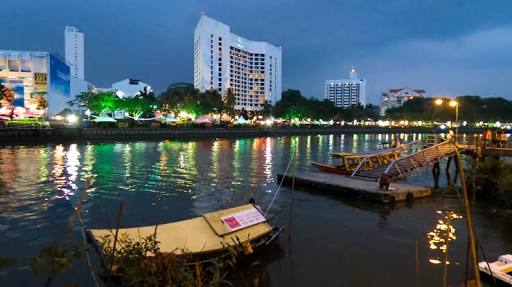 The Best Way To Visit The Kuching Waterfront