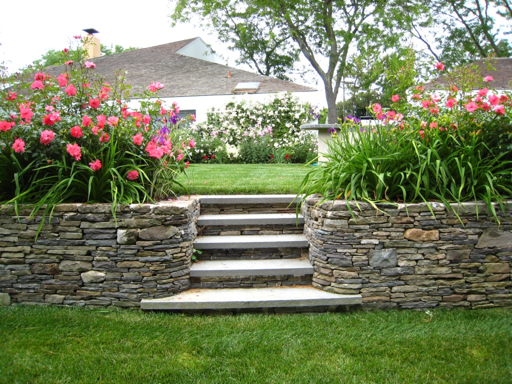 Basic Landscaping Maintenance Do's and Don’ts