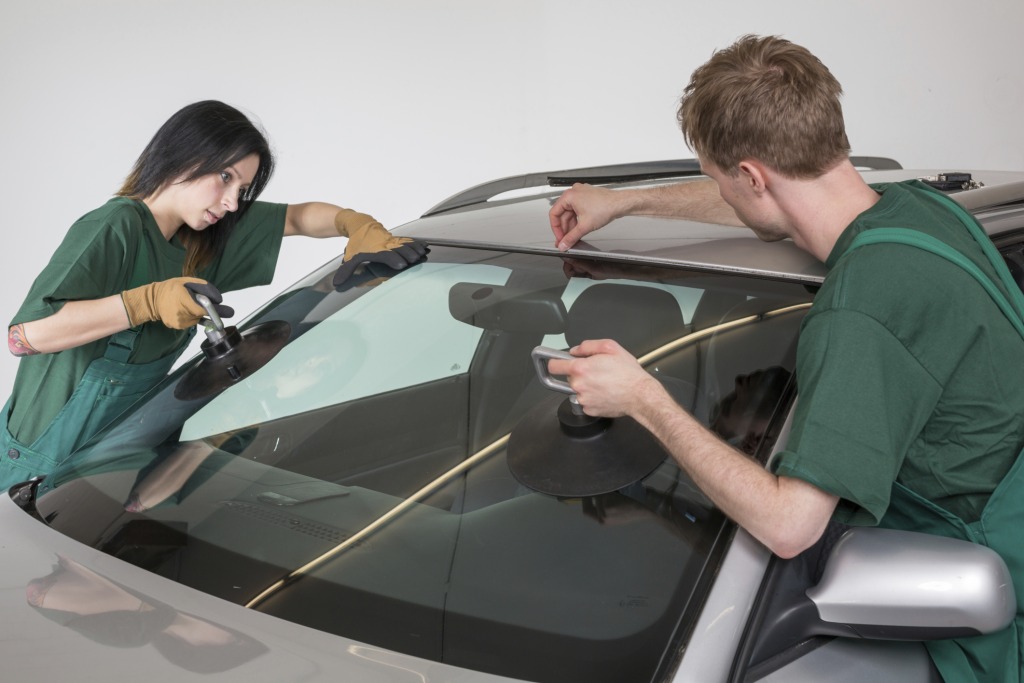 A Complete Guide To Solve All Your Windshield Replacement Queries