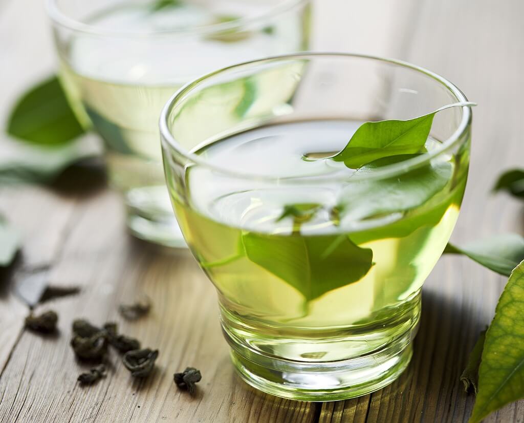 green-tea-10-daily-habits-blast-belly-fat1