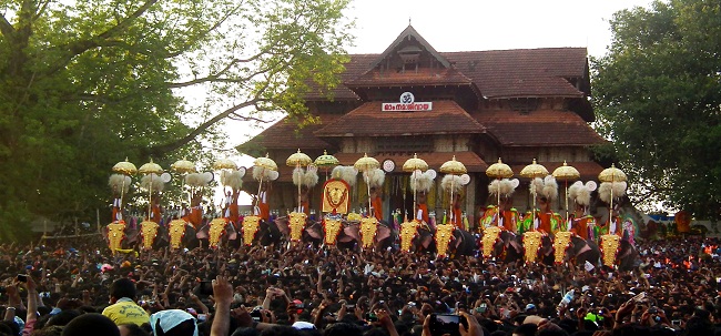 thrissur-pooram-kerala