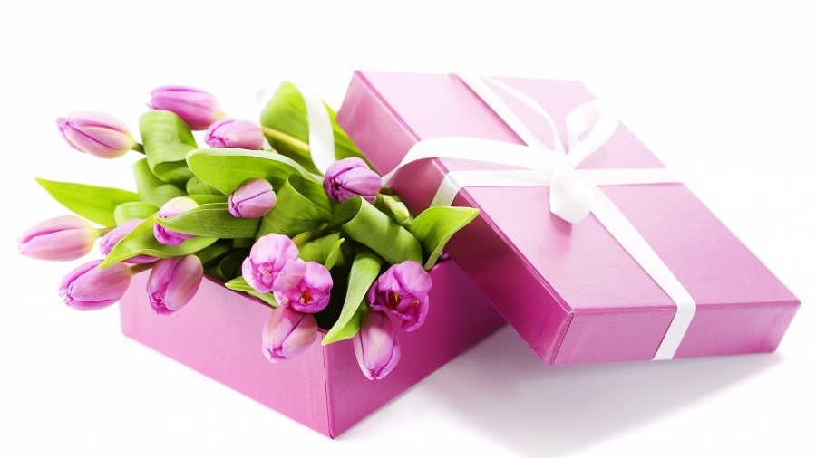 Make Your Parents Feel Loved by Having Flowers Delivered To Their Doorstep!