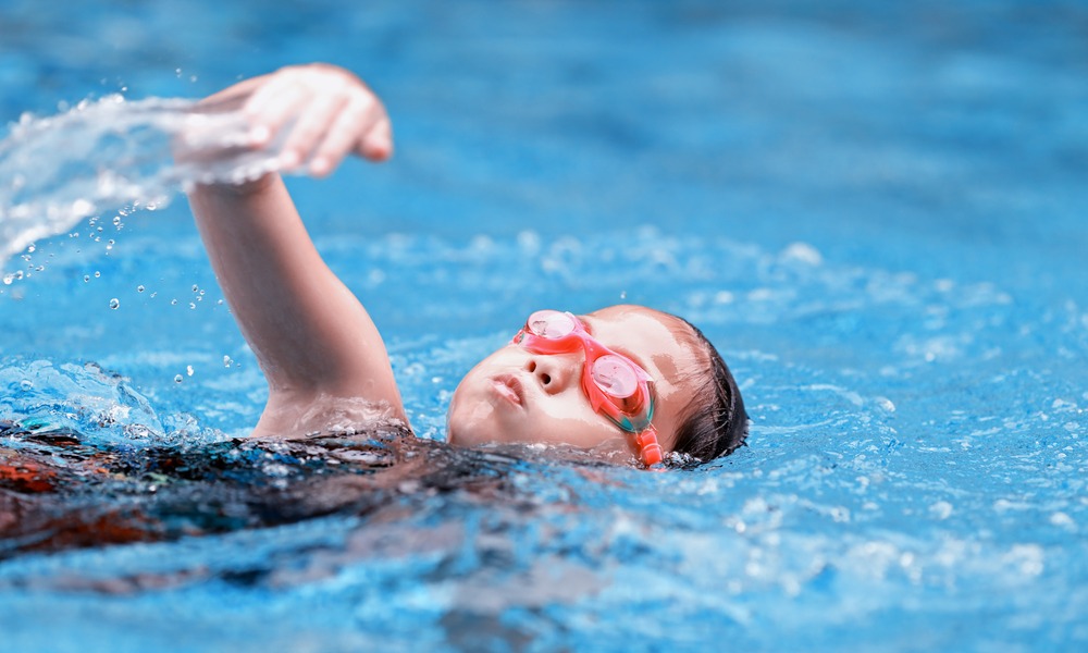 3 Benefits To Teaching Kids To Swim