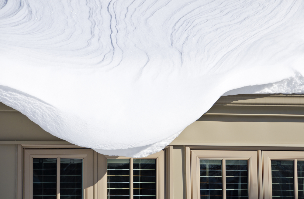 What Heavy Snow Does To A Roof