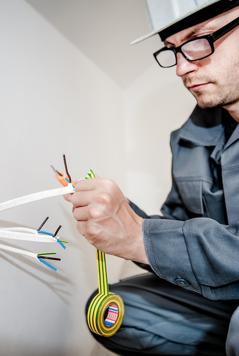 4 Ways Electricians Can Make Your Electrical Wiring Safer