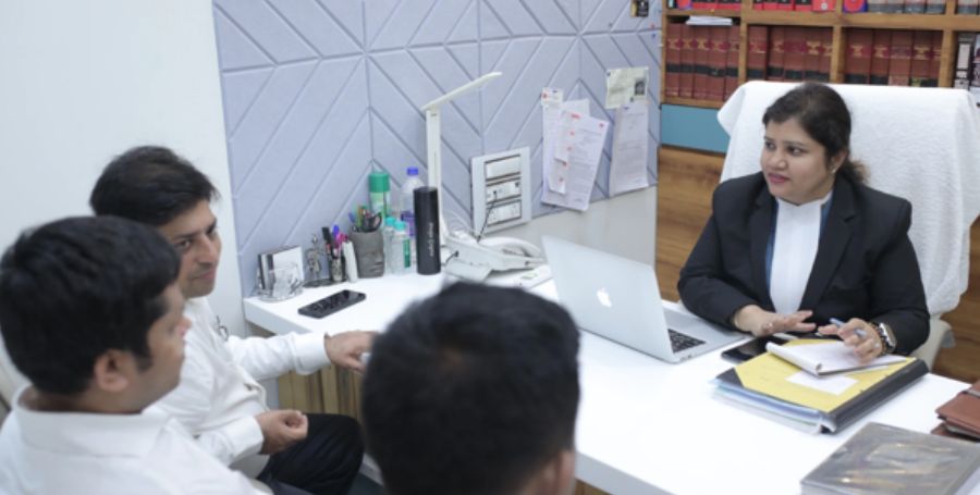 divorce lawyer